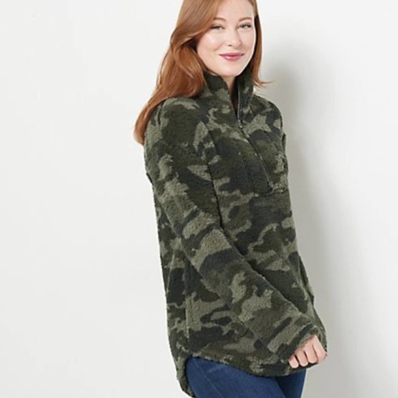 UGG Tops - KOOLABURRA by UGG Camouflage Camo Green Fleece Pullover Large